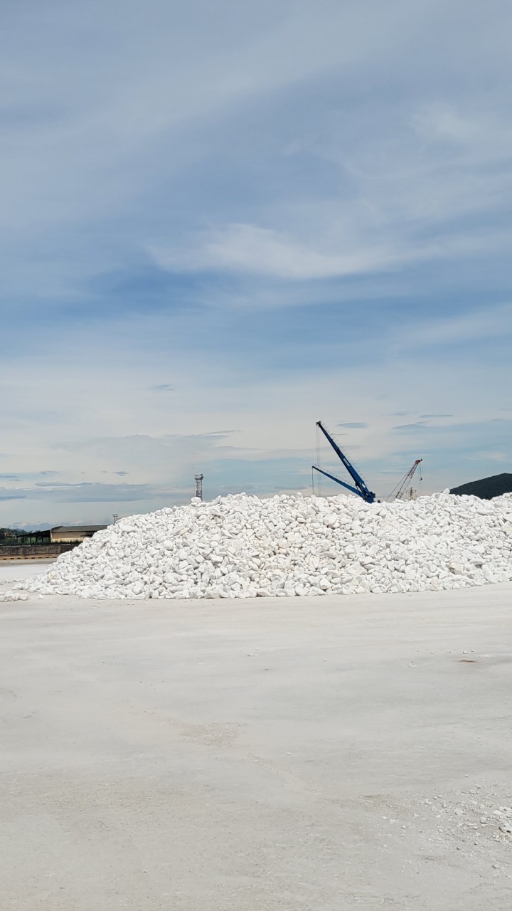 WHITE LIMESTONE